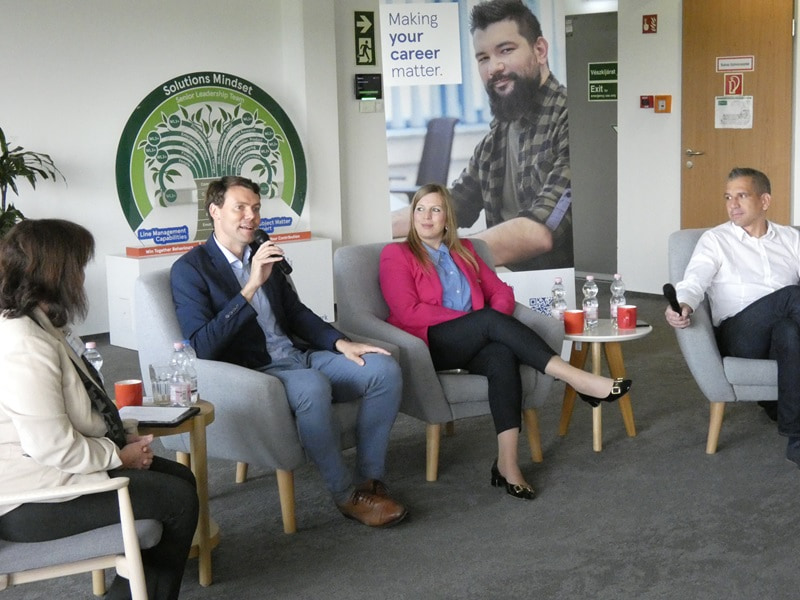 ABSL, generációk, szolgáltató központ-