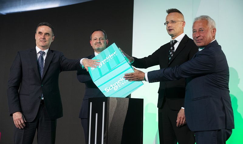 Átadták a Schneider Electric új gyárát-