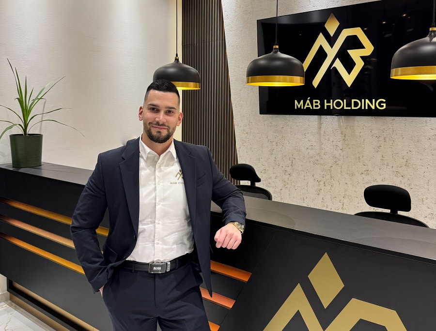 Mező Áron Benjámon MÁB Holding-