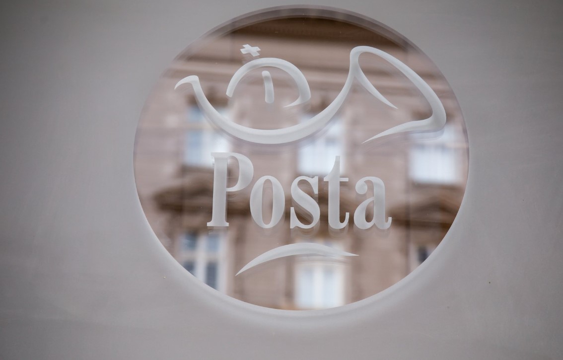 Jelentős béremelés jön a Magyar Postánál-